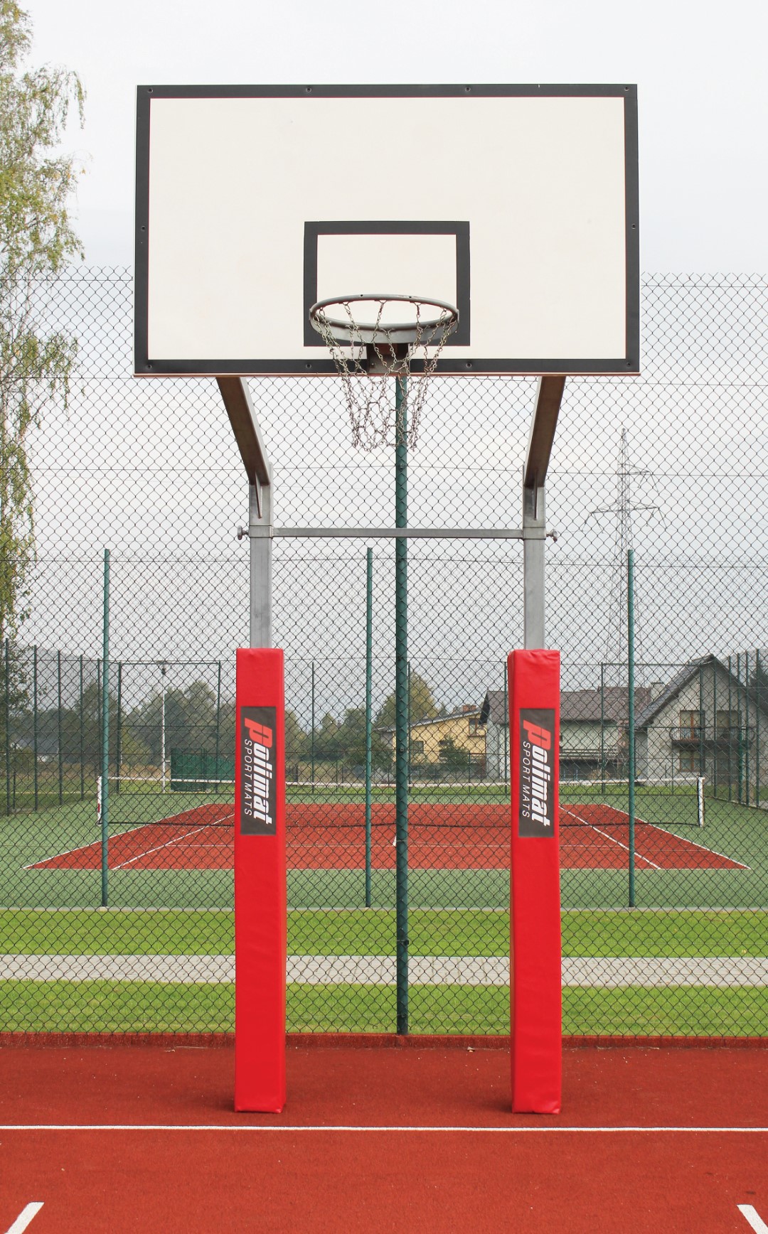 Osłony zabezpieczające słupki sportowe